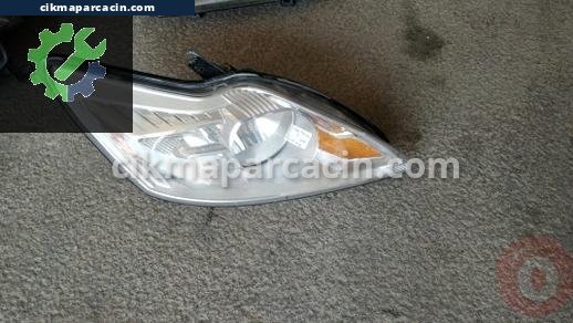 Ford Focus Sağ Ön Far çıkma parça
