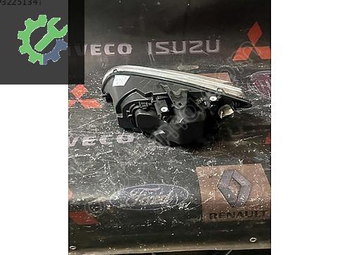 Ford Focus Sağ Ön Far çıkma parça