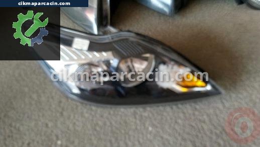 Ford Focus Sağ Ön Far çıkma parça