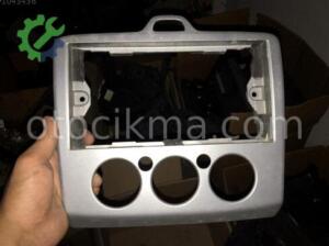 Ford Focus 2 teyp çerçevesi hatasız orjinal çıkma
