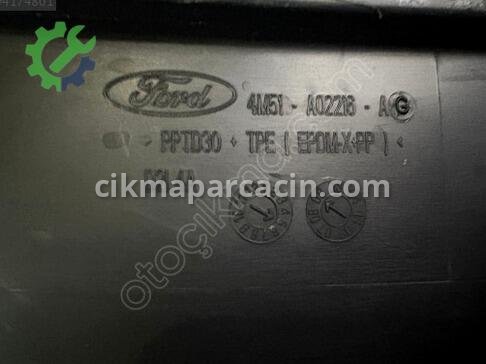 Ford Focus Ön Cam Izgarası 4M51A02216 çıkma parça