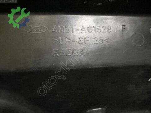 Ford Focus Ön Cam Izgarası çıkma parça