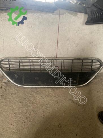 Ford Focus Ön Panjur çıkma parça