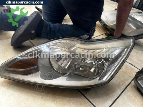 Ford Focus Sol Ön Far çıkma parça