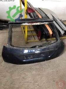 Ford Focus Bağaç Kapaği
