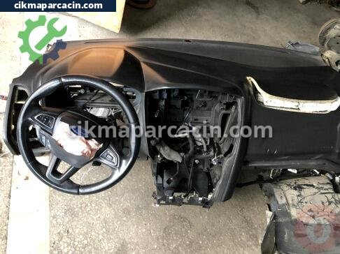 Ford Focus Torpido çıkma parça