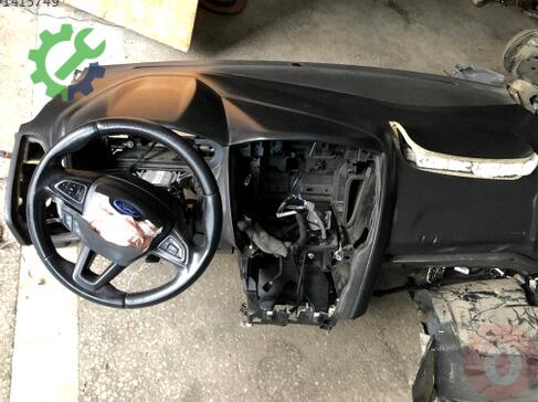 Ford Focus Torpido çıkma parça