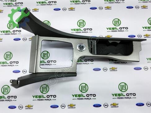 Ford Focus Orta Konsol 8M51A045M19 çıkma parça