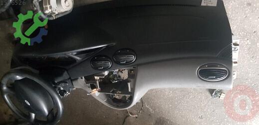 Ford Focus Torpido çıkma parça