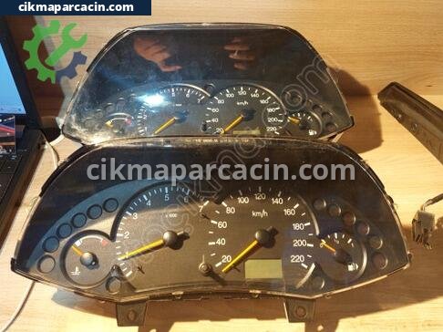Ford Focus Gösterge Saati çıkma parça