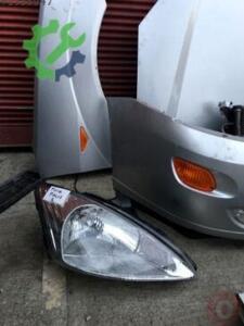Ford Focus MK1 Sağ Ön Far Hatasız Orjinal Çıkma