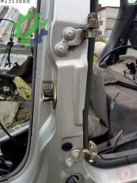Ford Focus Sol Arka Kapı Menteşesi çıkma parça