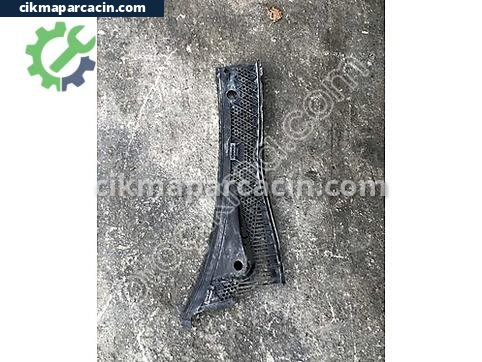 Ford Focus Ön Cam Izgarası çıkma parça