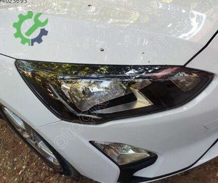 Ford Focus Ön Far çıkma parça