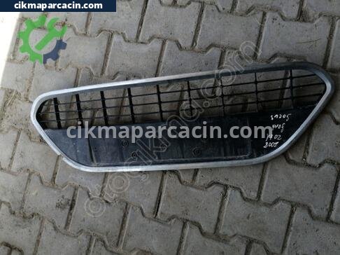 Ford Focus Ön Panjur çıkma parça