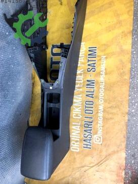 Ford Focus Orta Konsol çıkma parça