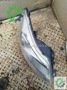 Ford Focus Sağ Ön Far çıkma parça