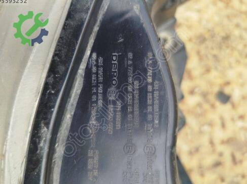 Ford Focus Sağ Ön Far çıkma parça