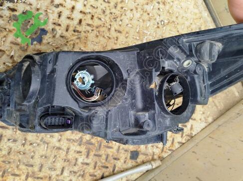 Ford Focus Sağ Ön Far çıkma parça