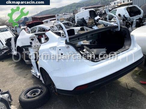 Ford Focus Sol Arka Çamurluk çıkma parça