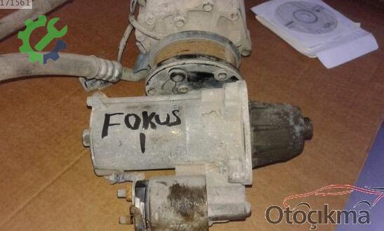 Ford Focus Marşpiyel çıkma parça