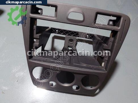 Ford Fusion Teyp çıkma parça