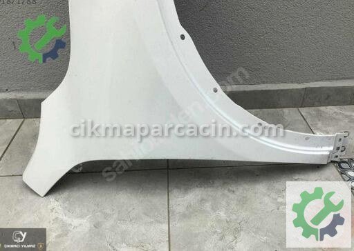Ford Kuga Sağ Ön Çamurluk çıkma parça