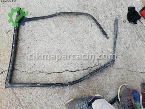 Ford Tourneo Courier Sağ Ön Kapı Kolu çıkma parça