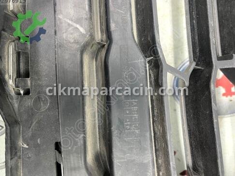 Ford Puma Ön Panjur L1TB8B271 çıkma parça