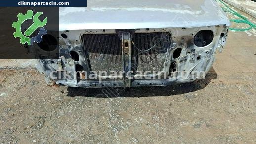 Mazda B2500 Ön Panel çıkma parça