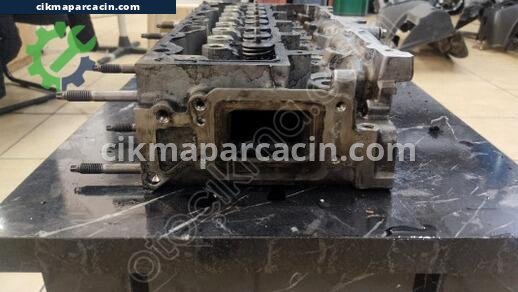 Ford Tourneo Connect Silindir Kapağı çıkma parça