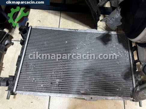 Ford Tourneo Connect Radyatör çıkma parça