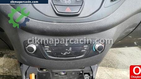 Ford Tourneo Courier Klima Kontrol Paneli çıkma parça