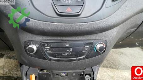 Ford Tourneo Courier Klima Kontrol Paneli çıkma parça
