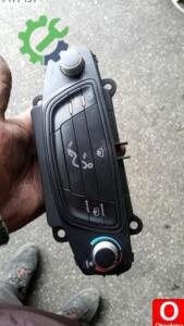 Ford Tourneo courier klima kontrol paneli orjinal çıkma