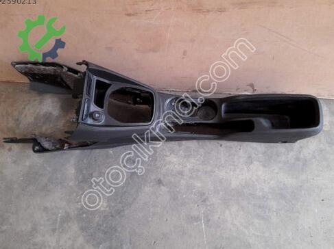 Ford Tourneo Courier Orta Konsol çıkma parça