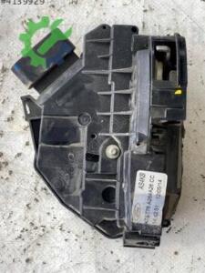 FORD TOURNEO COURİER SAĞ ARKA SÜRGÜLÜ KAPI KİLİDİ ET76-A264A26-CC