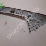 FORD TOURNEO COURİER SAĞ ÖN CAM DİREK İC BAKALİTİ