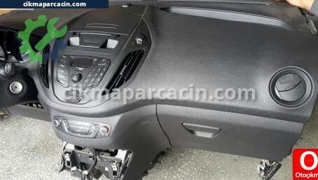 Ford Tourneo Courier Torpido çıkma parça