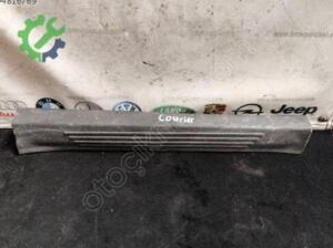 FORD TOURNEO TRANSİT COURİER SAĞ ÖN BASAMAK PLASTİĞİ