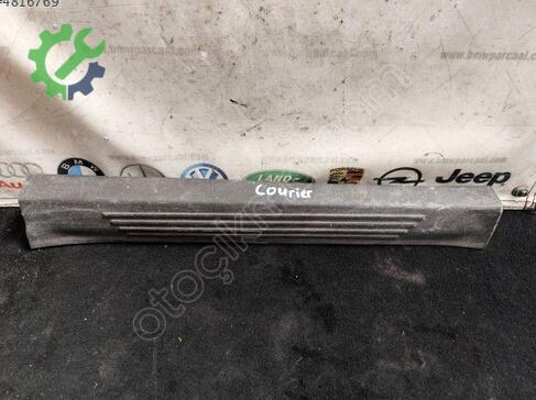 Ford Tourneo Courier Basamak çıkma parça