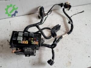 FORD TRANSİT 350 MOTOR İÇİ SİGORTA KUTUSU VE TESİSAT