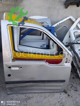 Ford Tourneo Connect Sol Ön Kapı çıkma parça