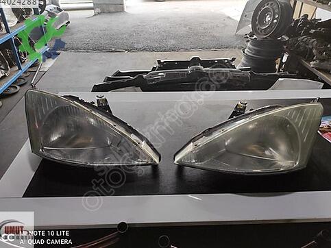 Ford Focus Sağ Ön Far çıkma parça