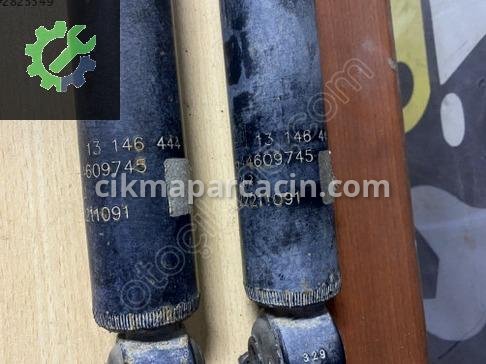 Opel Corsa Arka Amortisör 13146444 çıkma parça