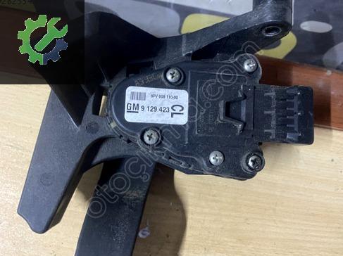 Opel Corsa Pedal 9129423 çıkma parça