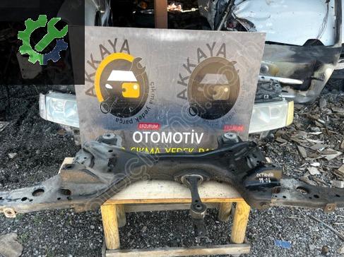 Volkswagen Golf Travers çıkma parça