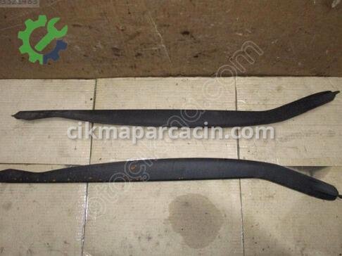 Volkswagen Golf Kapı Çıtası 5M0837382C çıkma parça