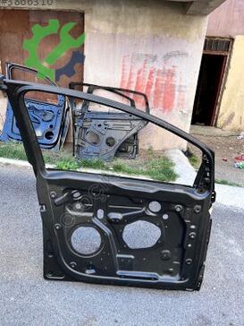 Volkswagen Golf Sol Ön Kapı 5M0831301L çıkma parça