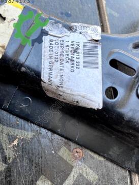 Volkswagen Golf Ara Bölme Sacı 1K6813332 çıkma parça